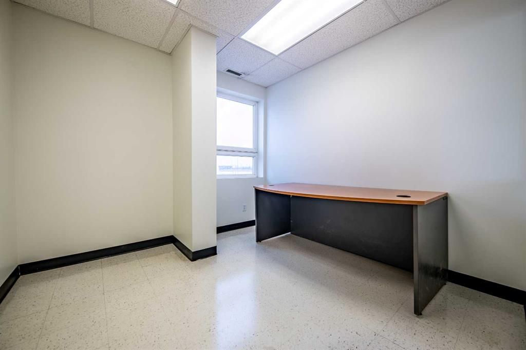 8704 99 Street  - Photo 38
