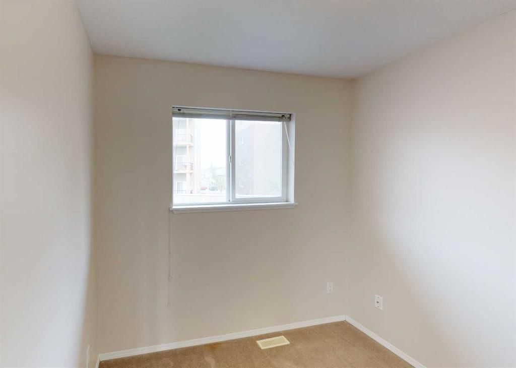 13005 93 Street  - Photo 8