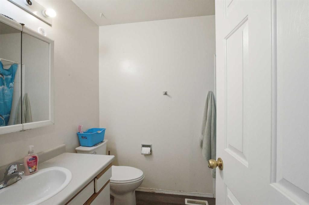 10613 91A Street  - Photo 22