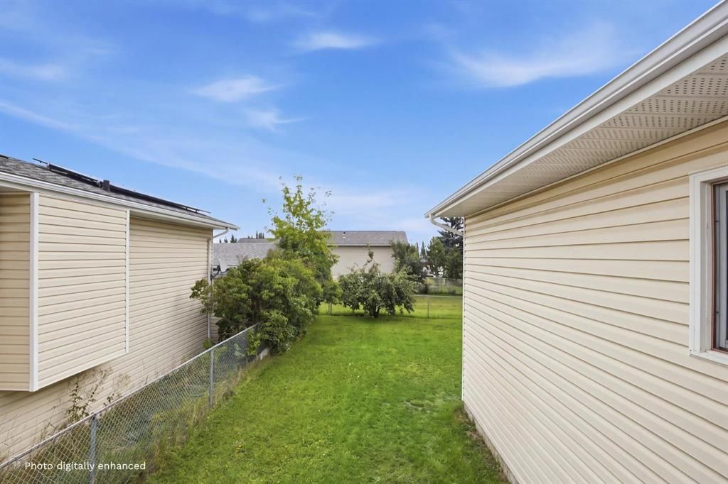 10613 91A Street  - Photo 31