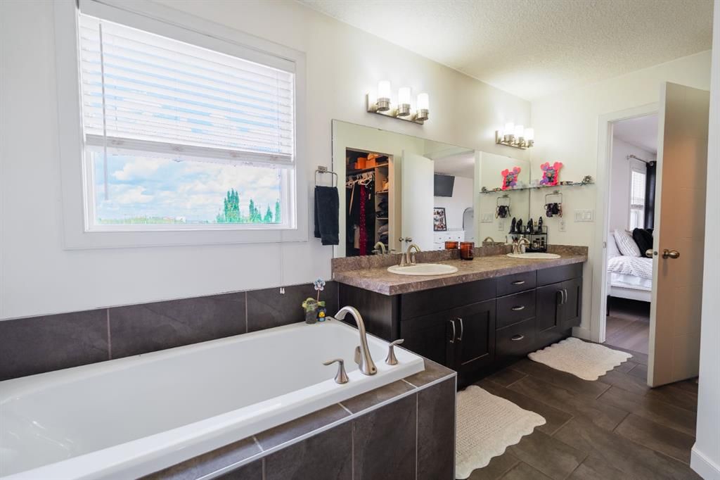 10821 60A Avenue  - Photo 21