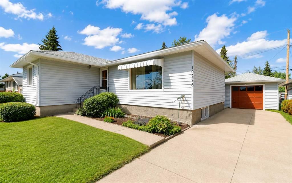 10226 110 Avenue   - Photo 1