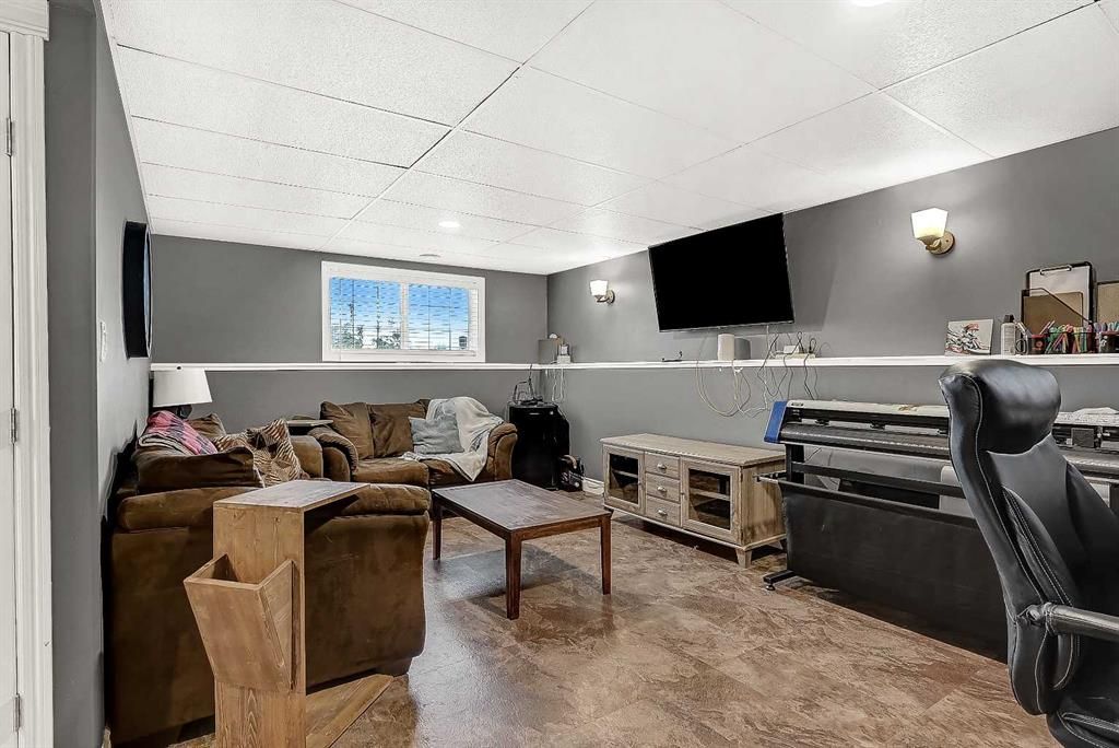 7121 88 Street  - Photo 22