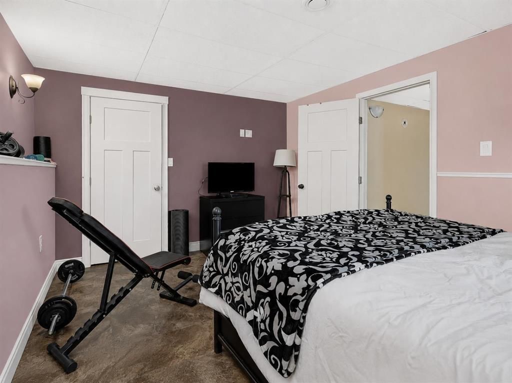 7121 88 Street  - Photo 27