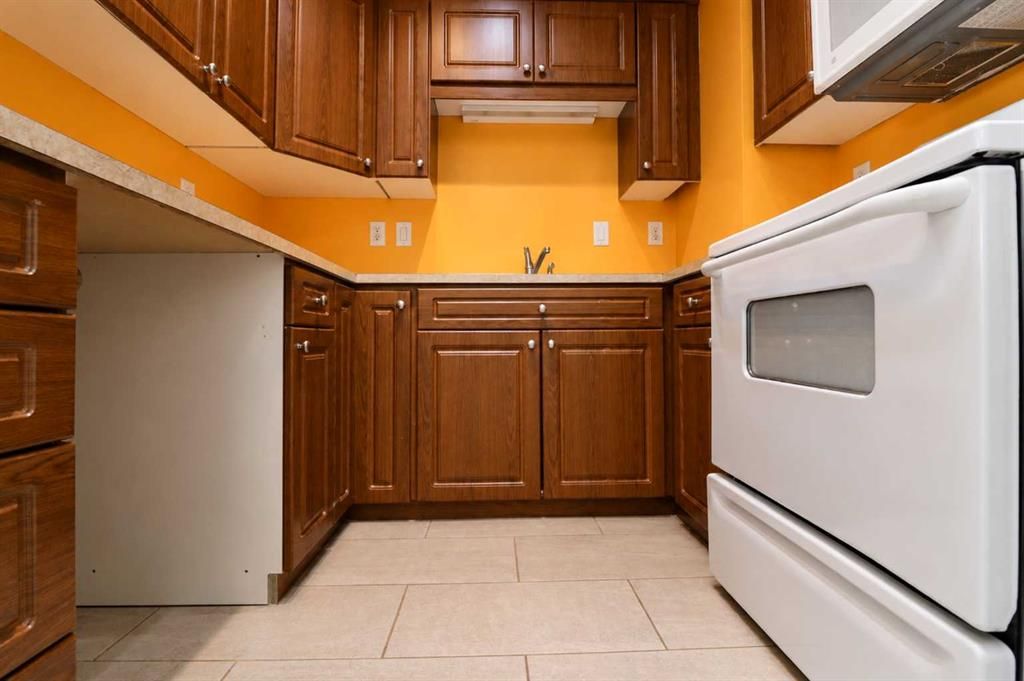 208, 9229 Lakeland Drive   - Photo 4
