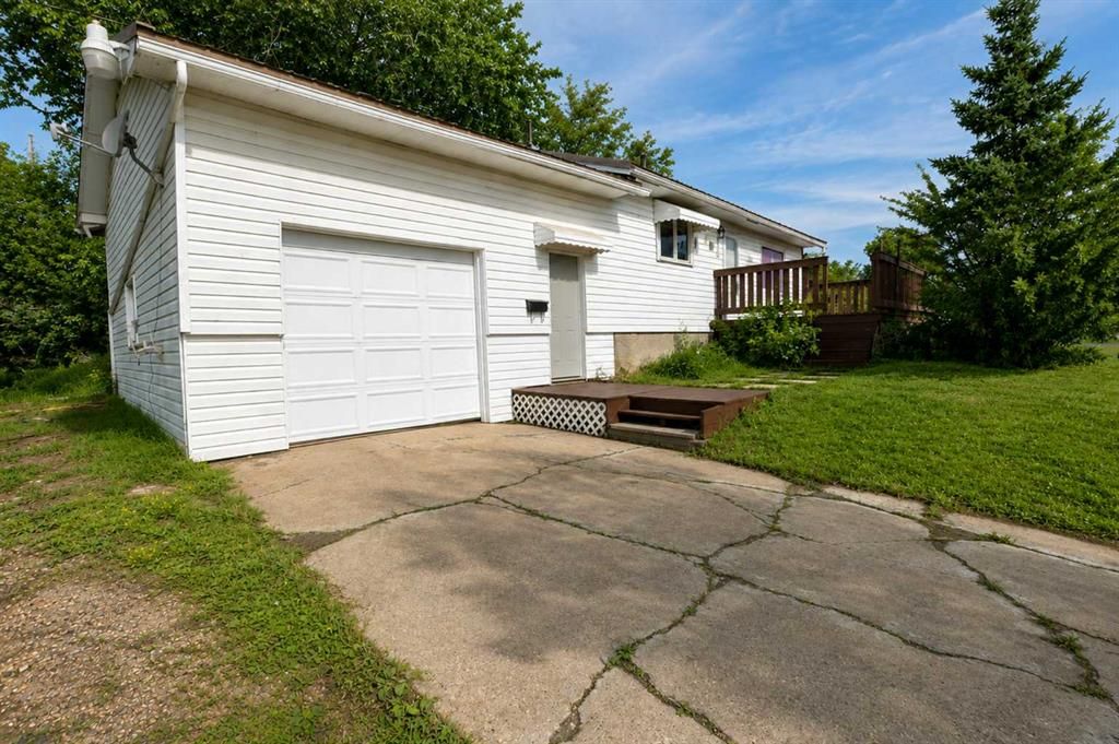 9301 108 Avenue  - Photo 1