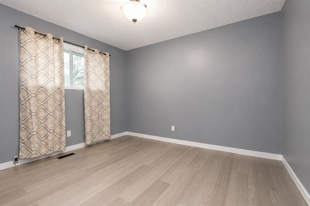 9301 108 Avenue  - Photo 8