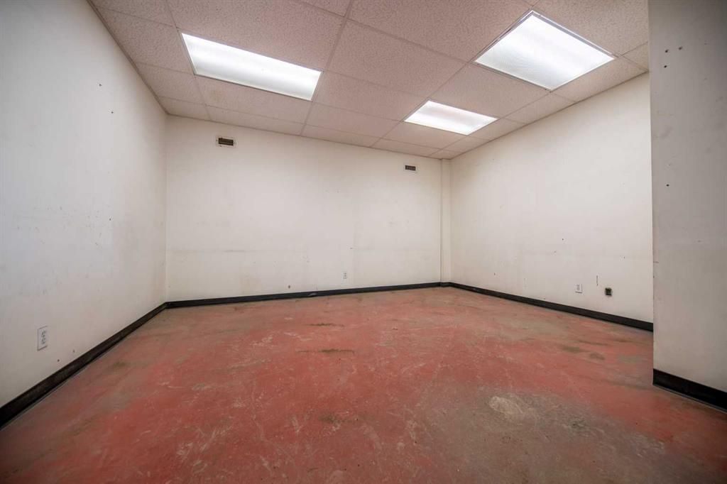8704 99 Street  - Photo 22