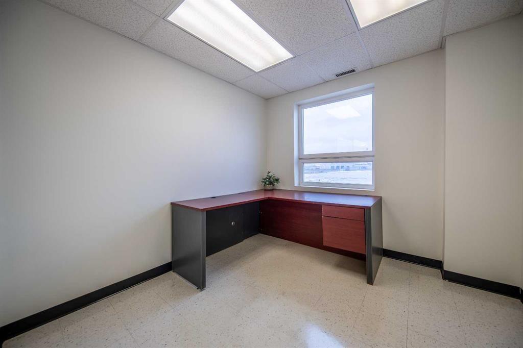 8704 99 Street  - Photo 32