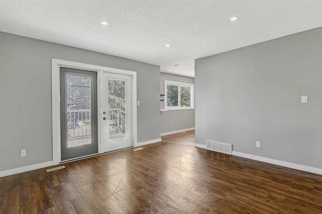7314 98 Street  - Photo 8