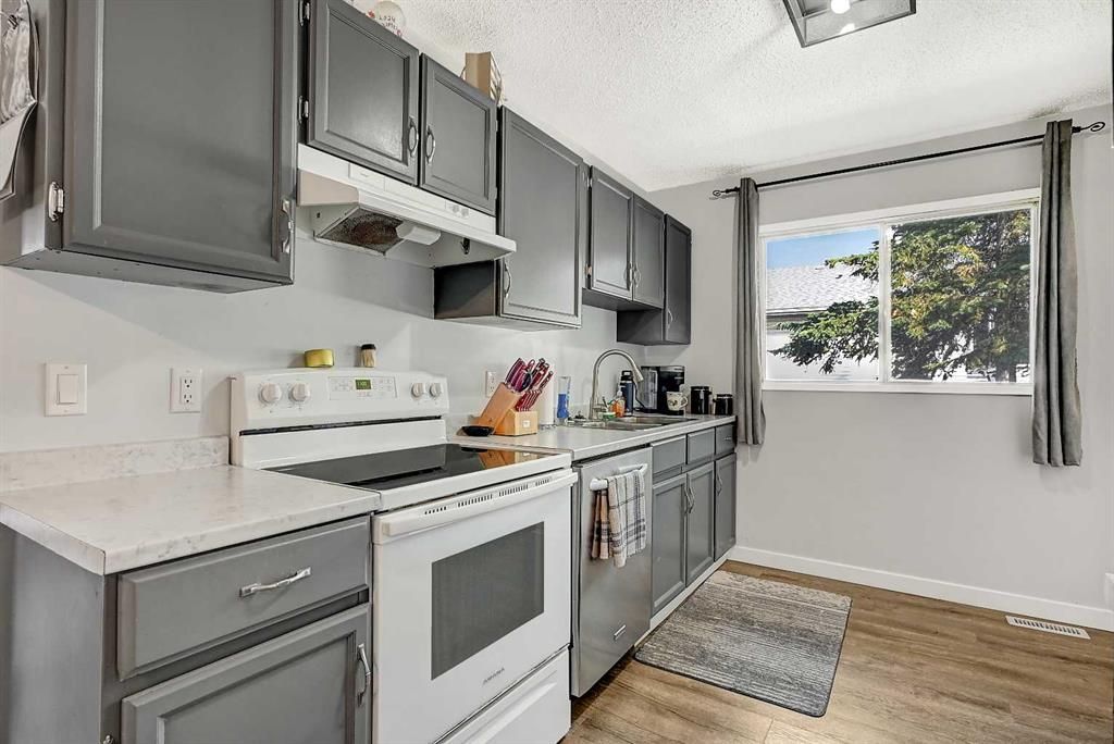 7107 93 Street  - Photo 7