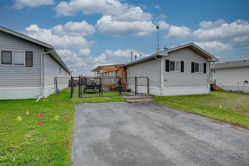 9511 111 Avenue  - Photo 1