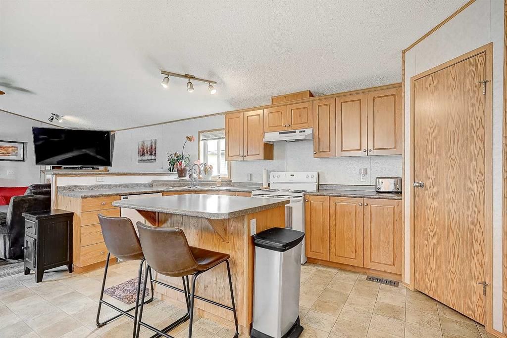 9511 111 Avenue  - Photo 5