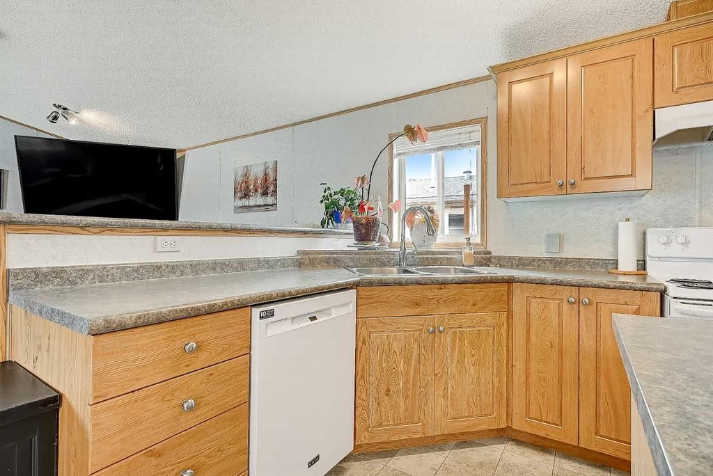 9511 111 Avenue  - Photo 7