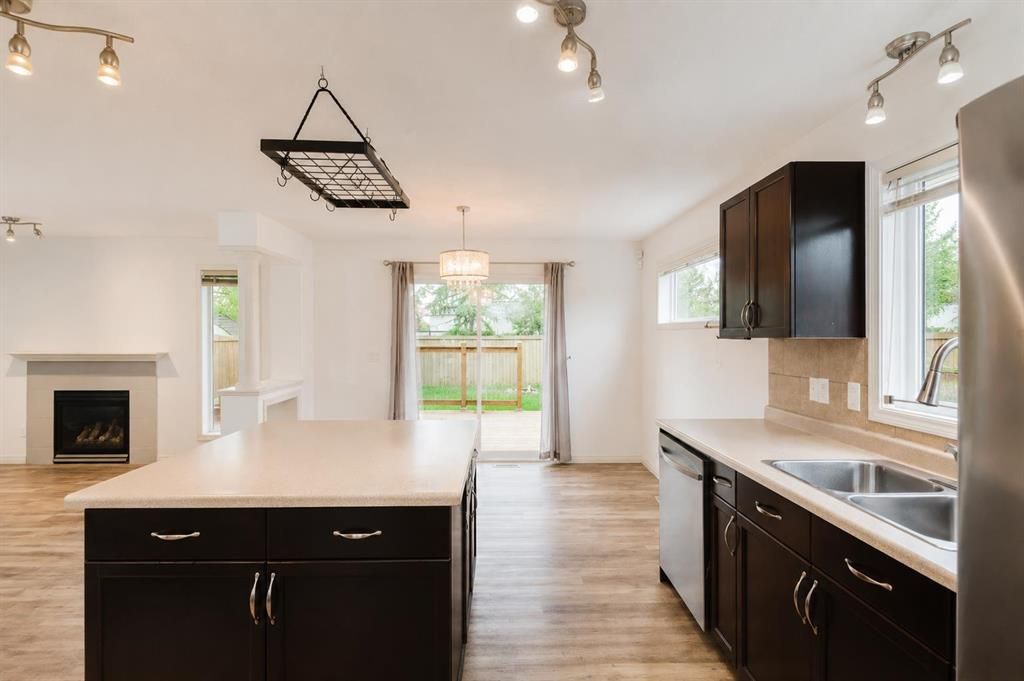 8910 Willow Drive  - Photo 9