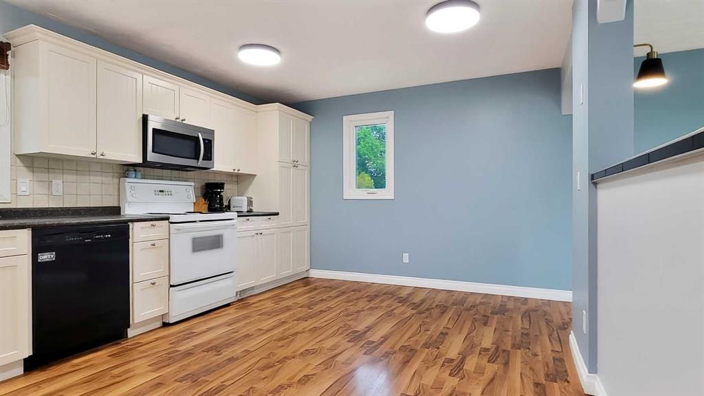 11114 92B Street  - Photo 10