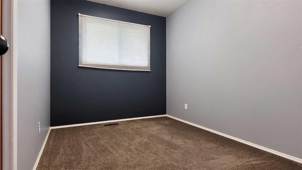 11114 92B Street  - Photo 13