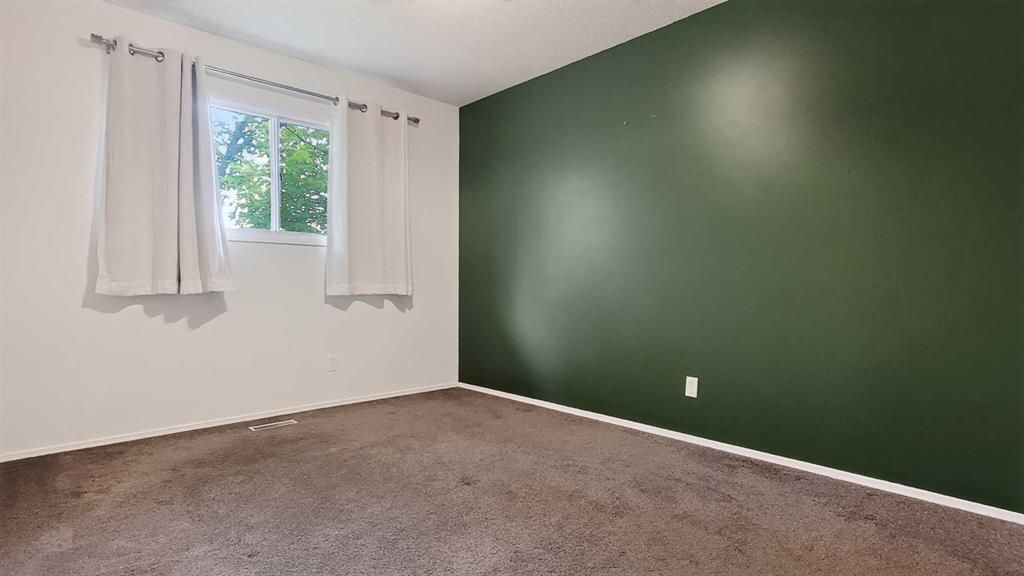 11114 92B Street  - Photo 19