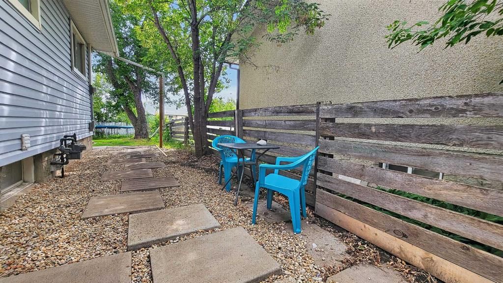11114 92B Street  - Photo 38