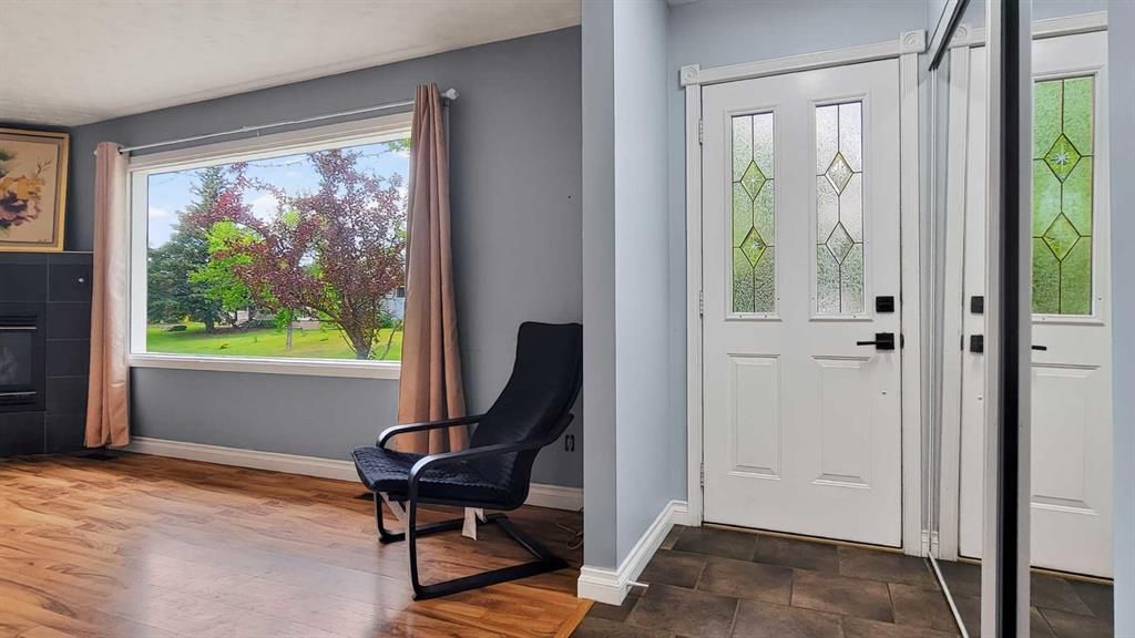 11114 92B Street  - Photo 4