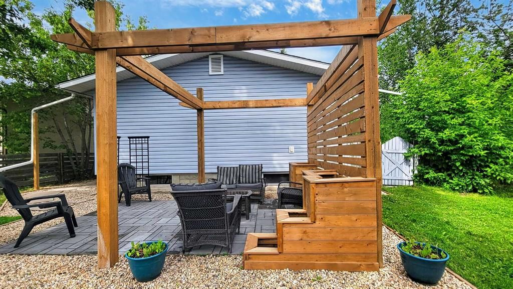 11114 92B Street  - Photo 41