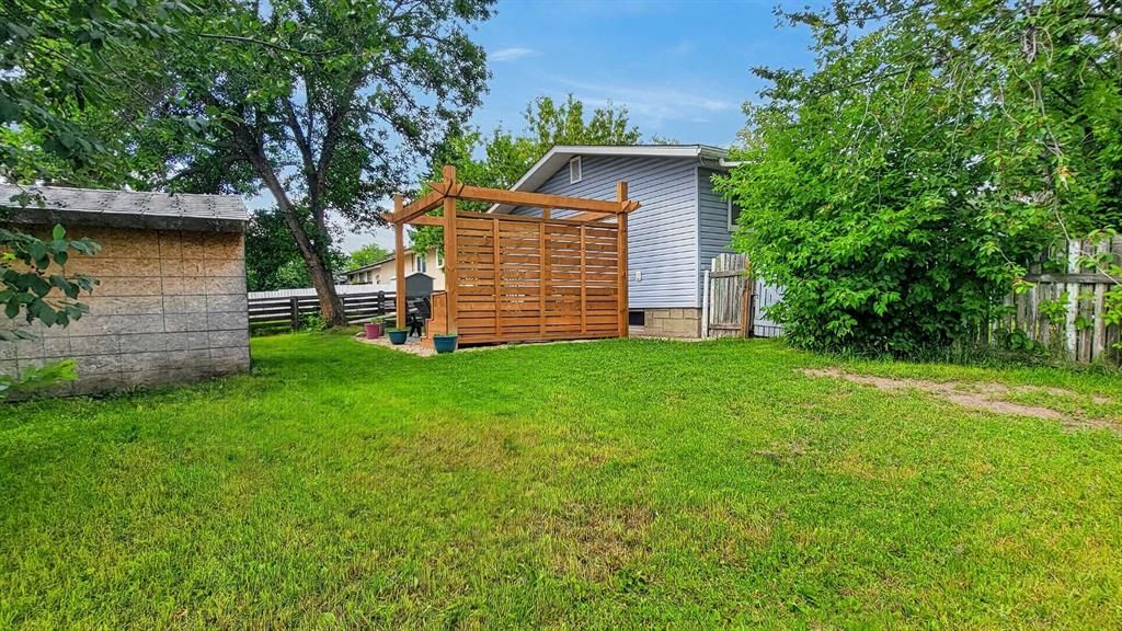 11114 92B Street  - Photo 42