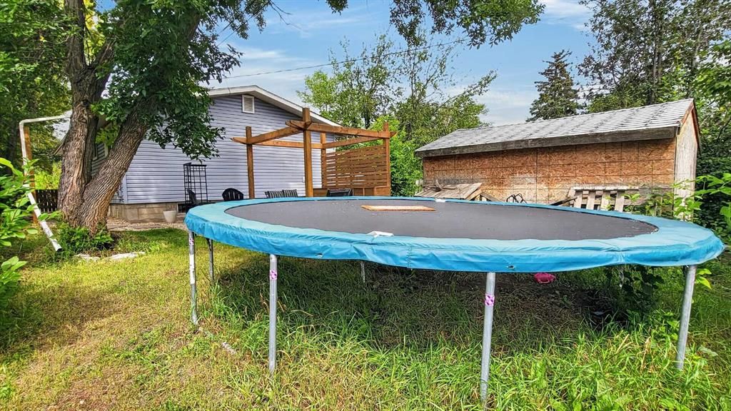 11114 92B Street  - Photo 43
