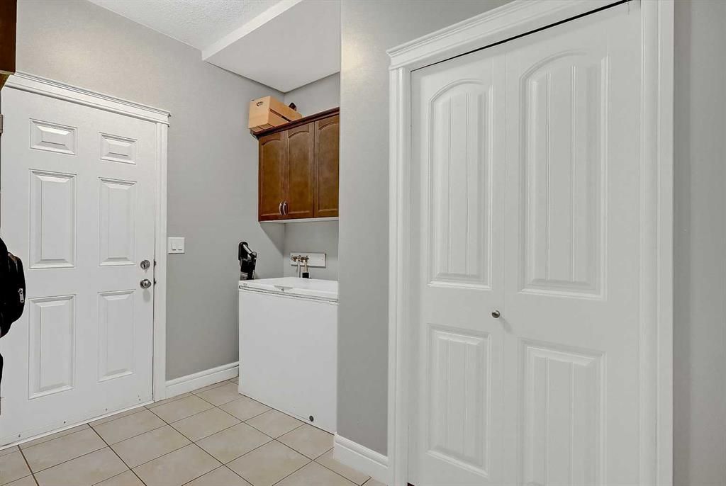 8601 60A Avenue  - Photo 23