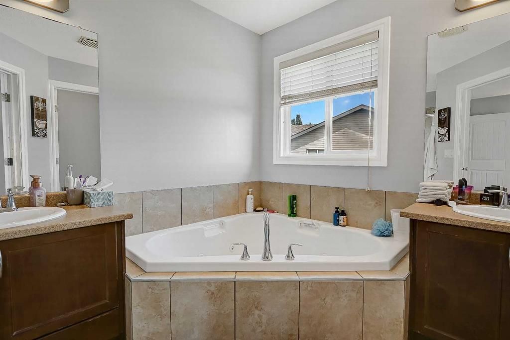 8601 60A Avenue  - Photo 32