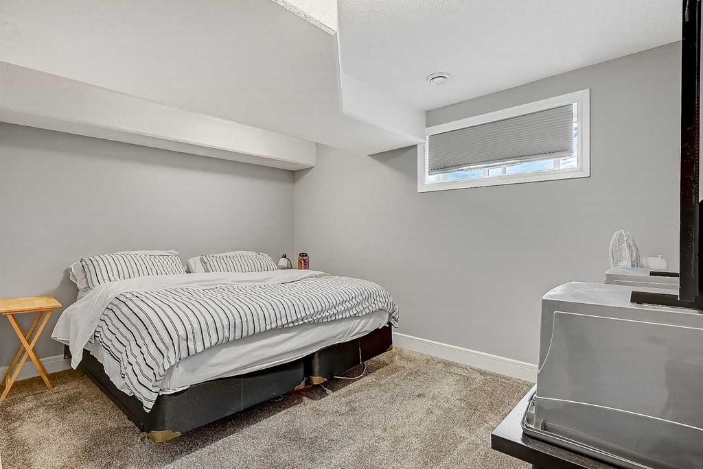 8601 60A Avenue  - Photo 45