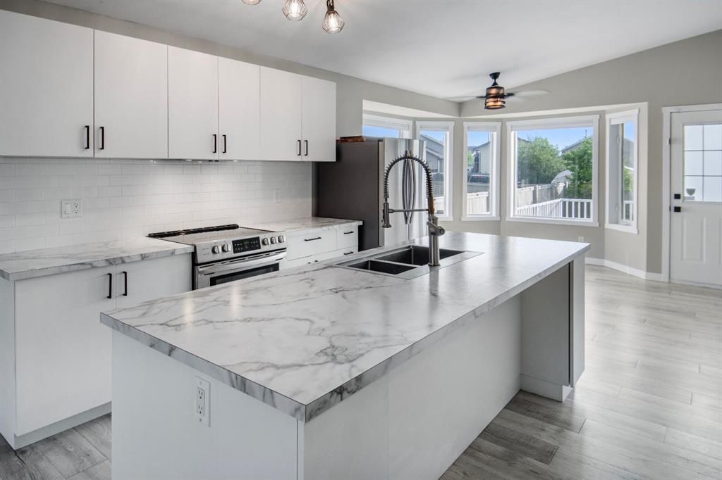 102 Pinnacle Crescent  - Photo 10