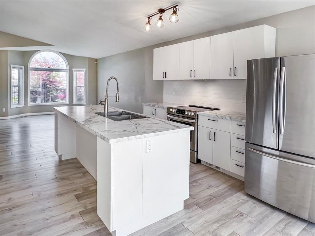 102 Pinnacle Crescent  - Photo 13