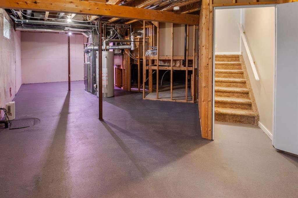 102 Pinnacle Crescent  - Photo 29