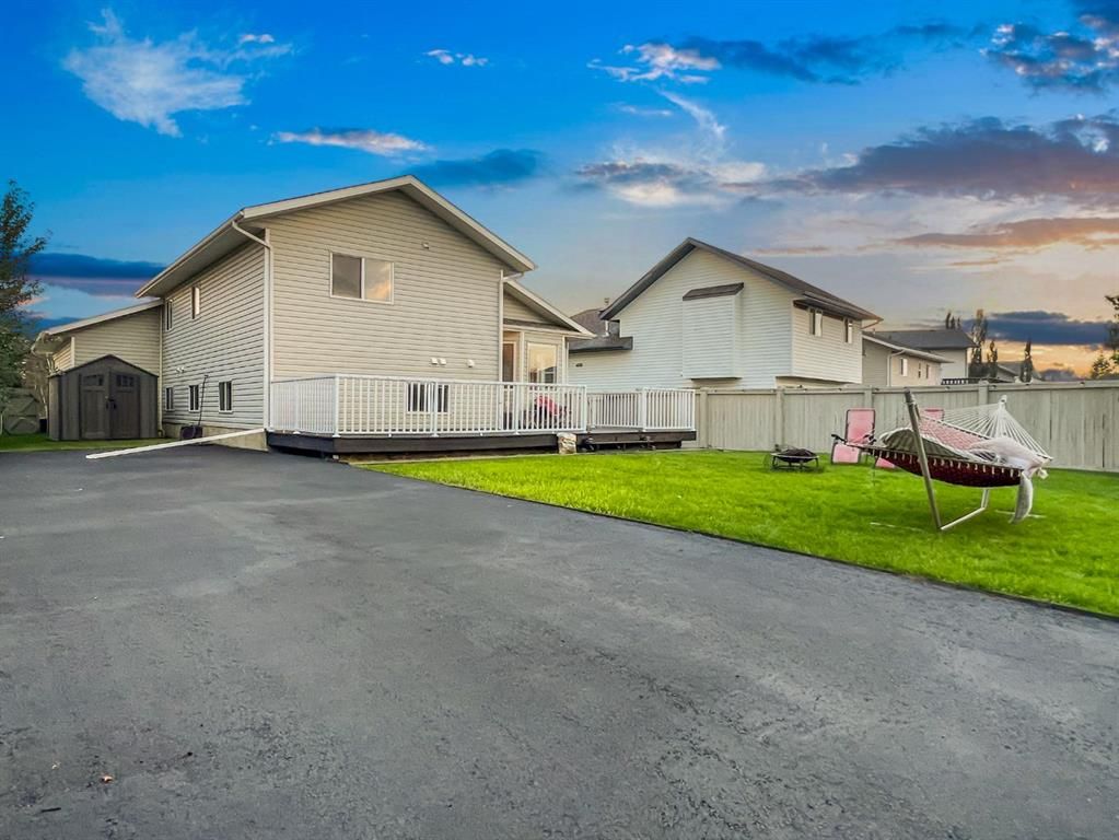 102 Pinnacle Crescent  - Photo 30