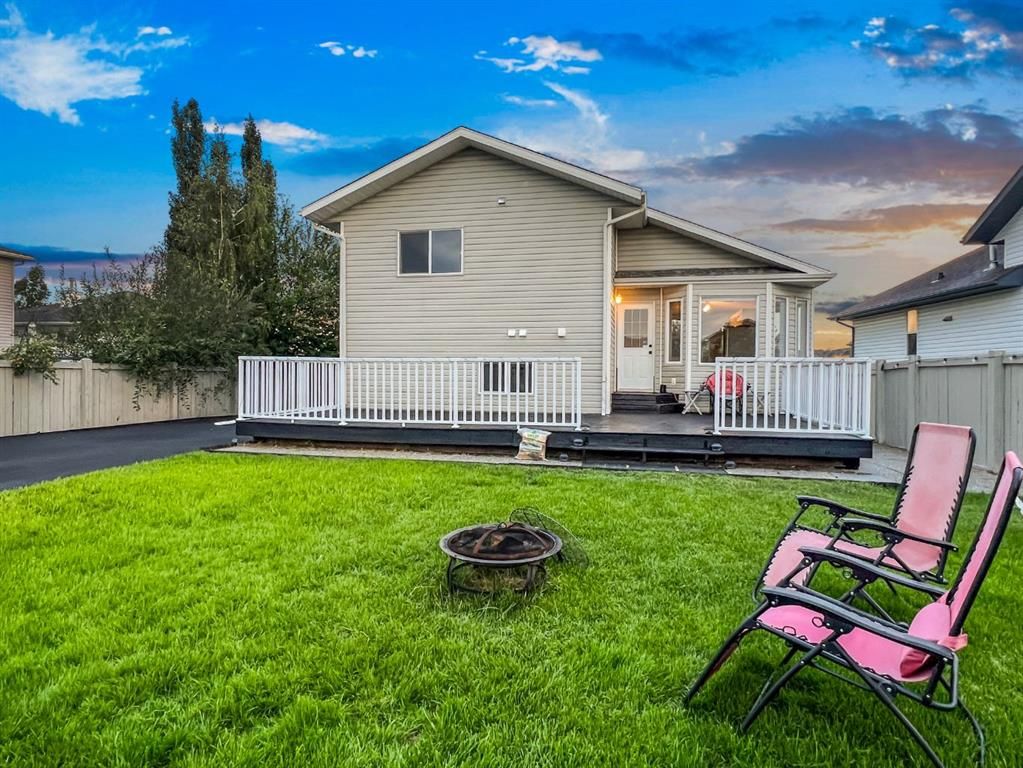 102 Pinnacle Crescent  - Photo 31