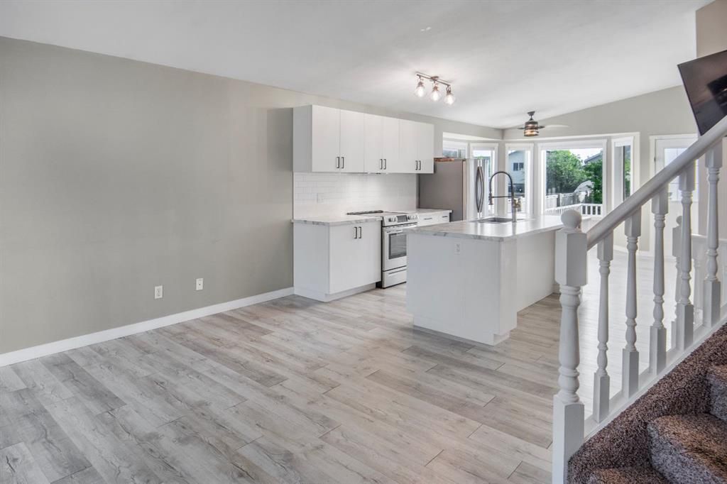102 Pinnacle Crescent  - Photo 6
