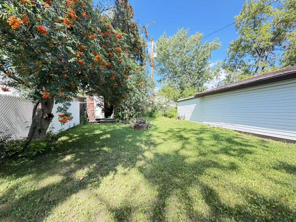 9508 104 Avenue - Photo 4