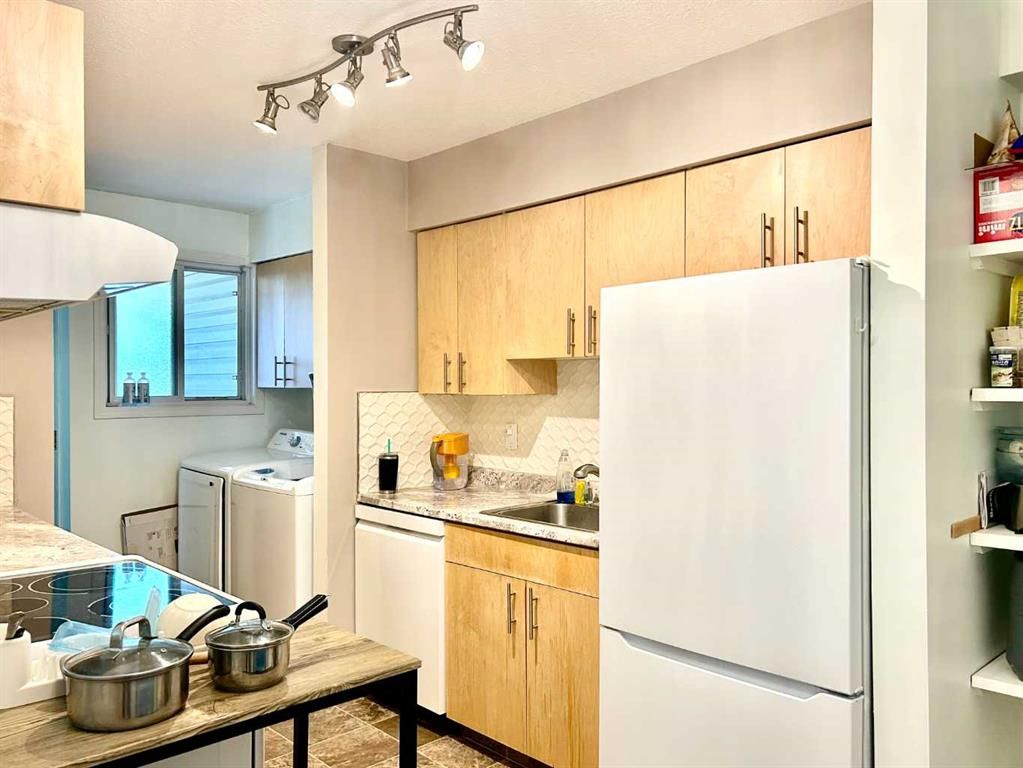3110, 7201 Poplar Drive  - Photo 9