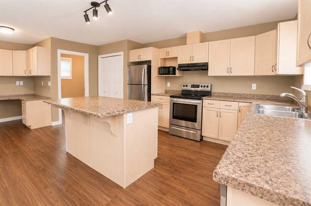 A&amp;B, 10028 104 Avenue  - Photo 16