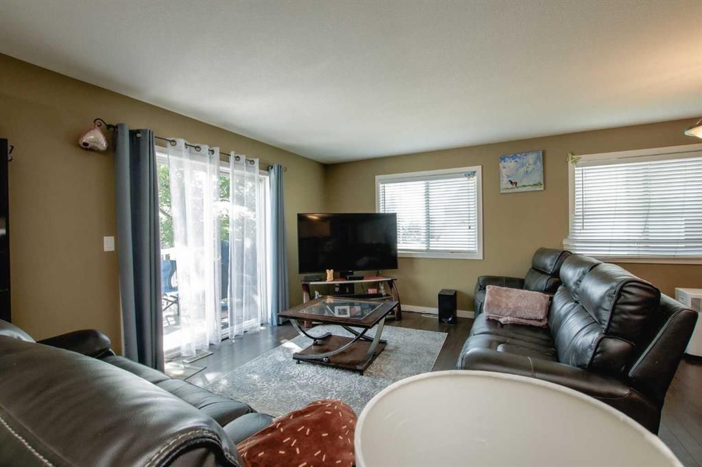 A&amp;B, 10028 104 Avenue  - Photo 9