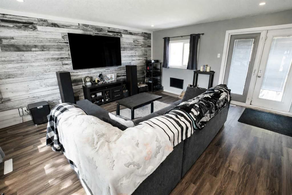10214 111 Avenue  - Photo 3