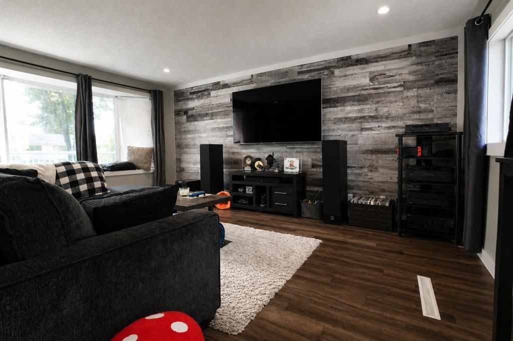 10214 111 Avenue  - Photo 4