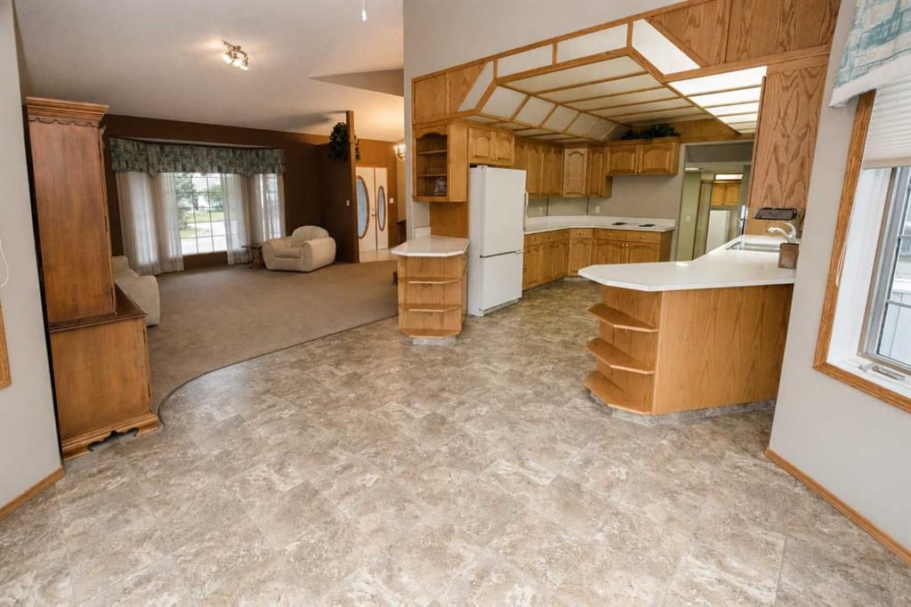 11810 91B Street  - Photo 5
