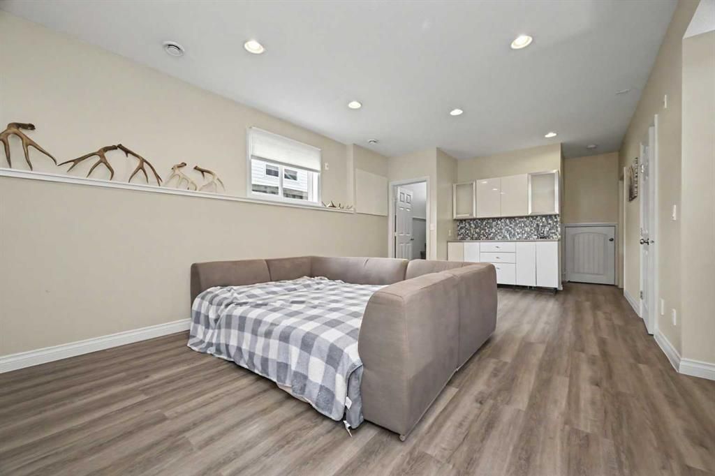 12118 103A Street  - Photo 25