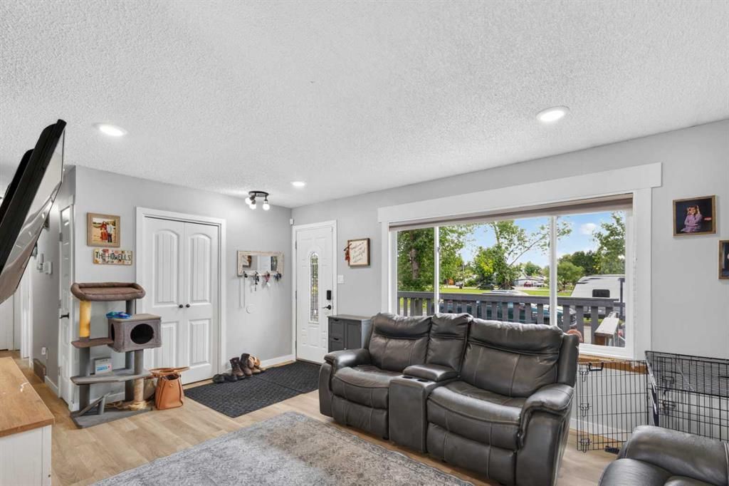 9922 83 Avenue  - Photo 4