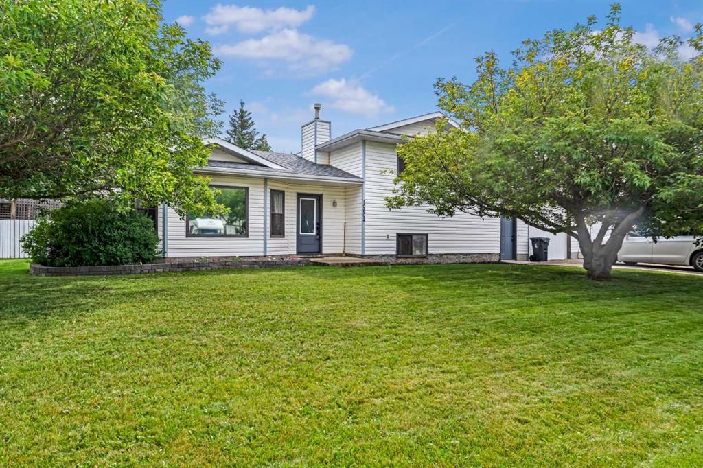 10602 101 Ave   - Photo 1