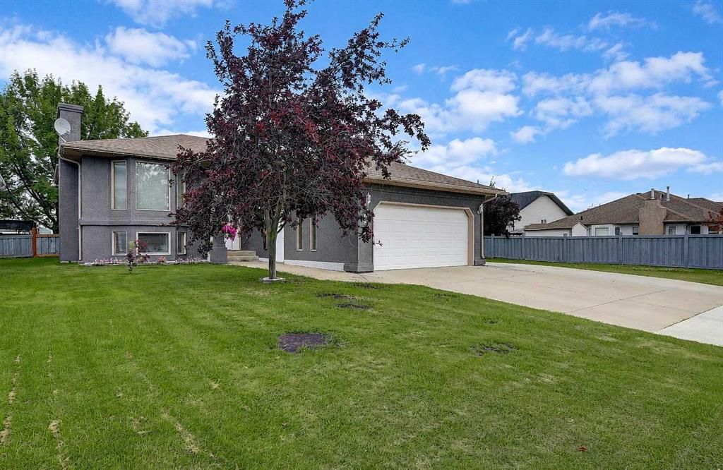 8914 117 Avenue Avenue  - Photo 1
