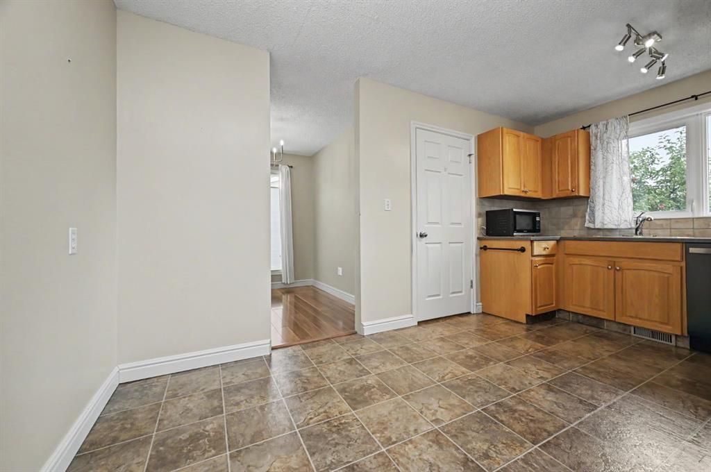 7325 97A Street  - Photo 11