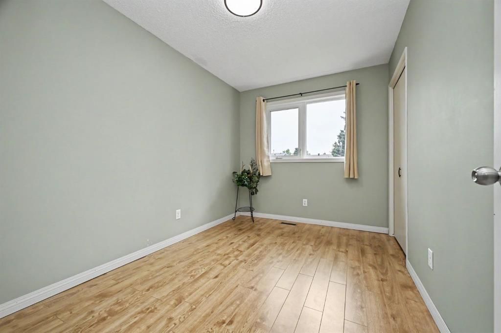 7325 97A Street  - Photo 14