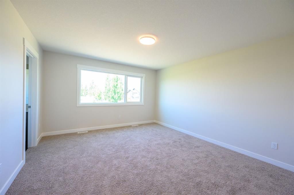 12826 87A Street  - Photo 32